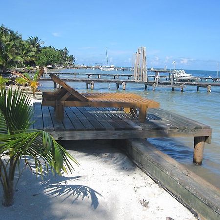 Villa Carolyn'S House à Caye Caulker Extérieur photo