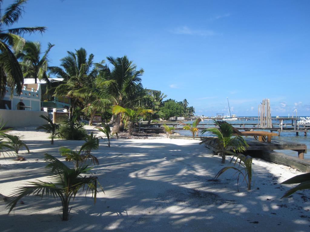 Villa Carolyn'S House à Caye Caulker Extérieur photo