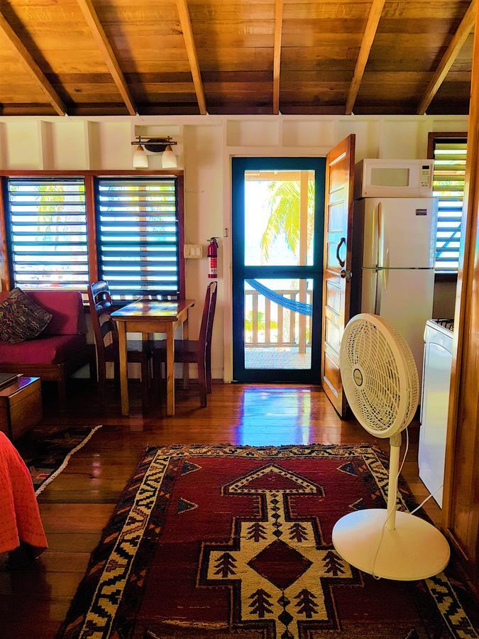 Villa Carolyn'S House à Caye Caulker Extérieur photo